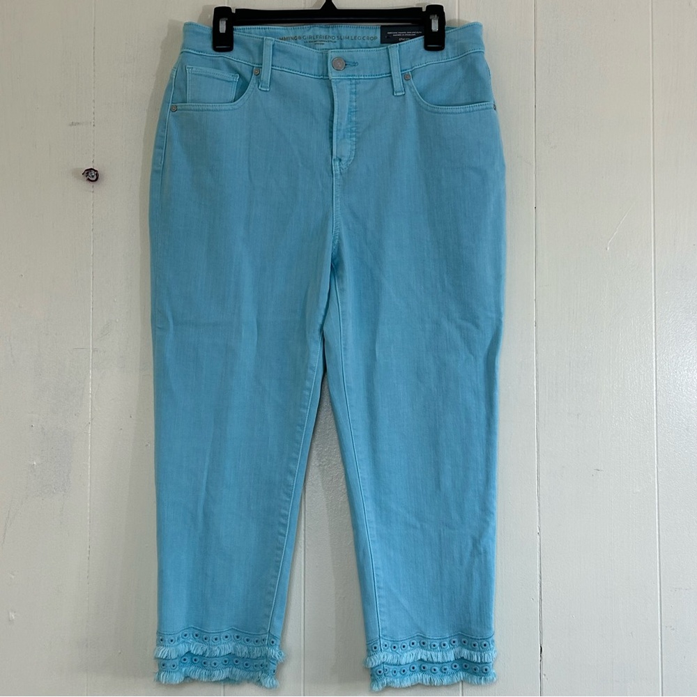 CHICO’S Beach Aqua Embroidered Girlfriend Slimming Cropped Denim Jeans Size 10P.